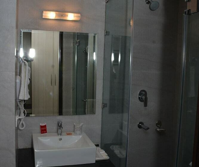 Deluxe Rum, Hide Away Suites