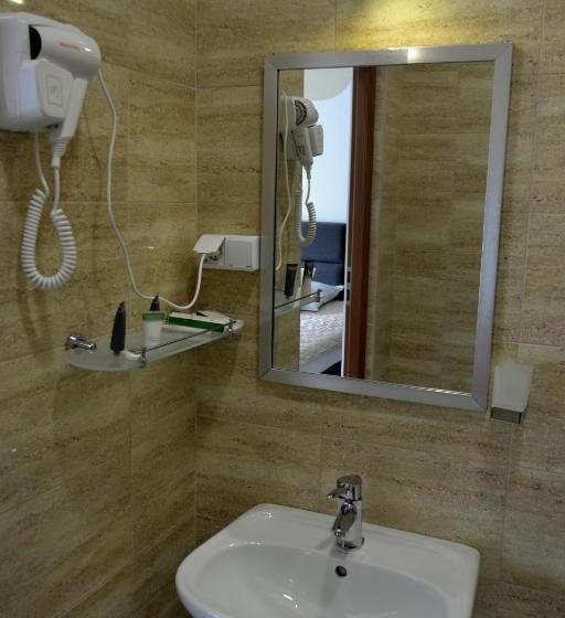 חדר דלוקס, Piast