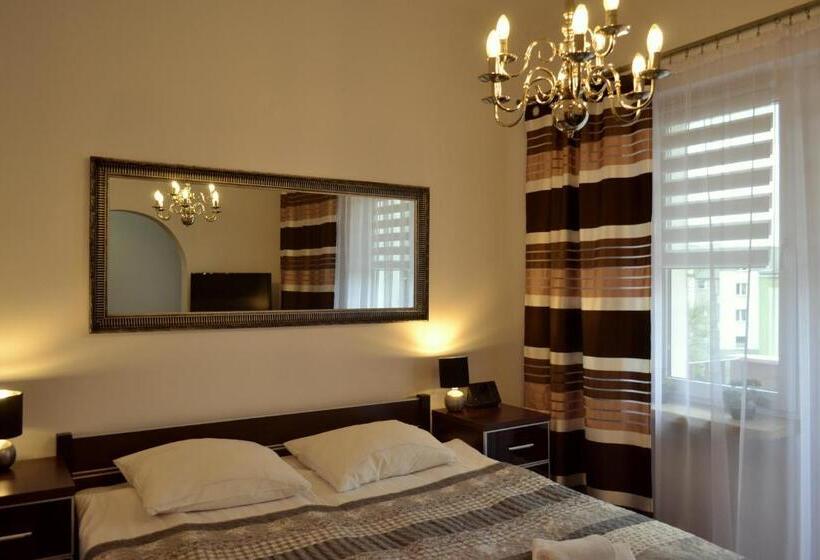 חדר דלוקס, Piast