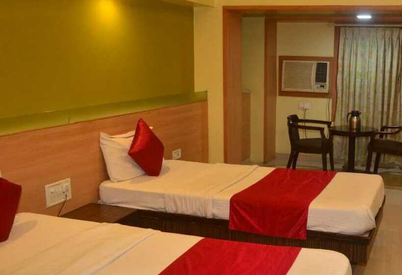 Chambre Deluxe, Poonam