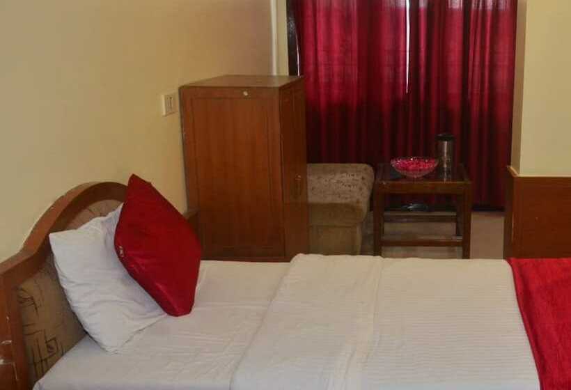 Chambre Deluxe, Poonam