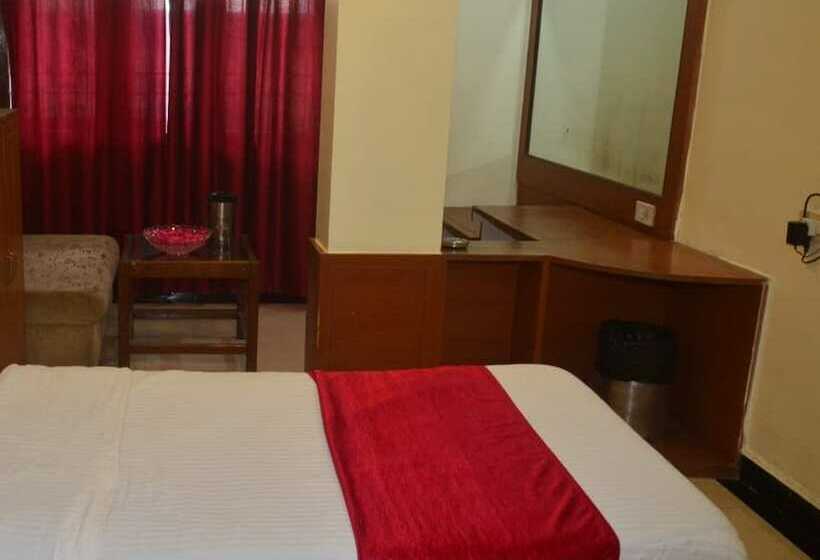 Chambre Deluxe, Poonam