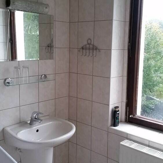 スタンダードルーム, Pension Und Restaurant Die Burg