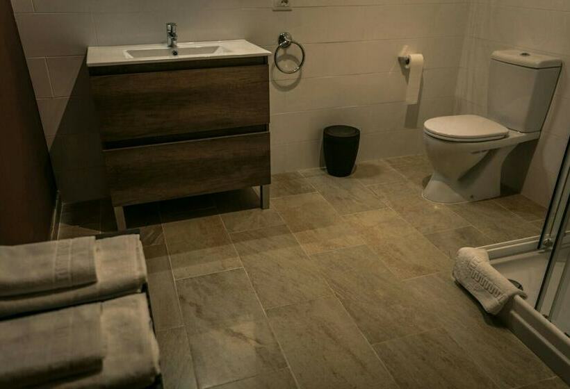 Номер Стандарт, Pensión Albergue A Pedra