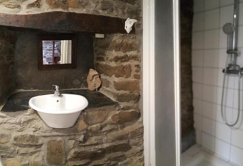 패밀리 룸, Pensión Albergue A Pedra