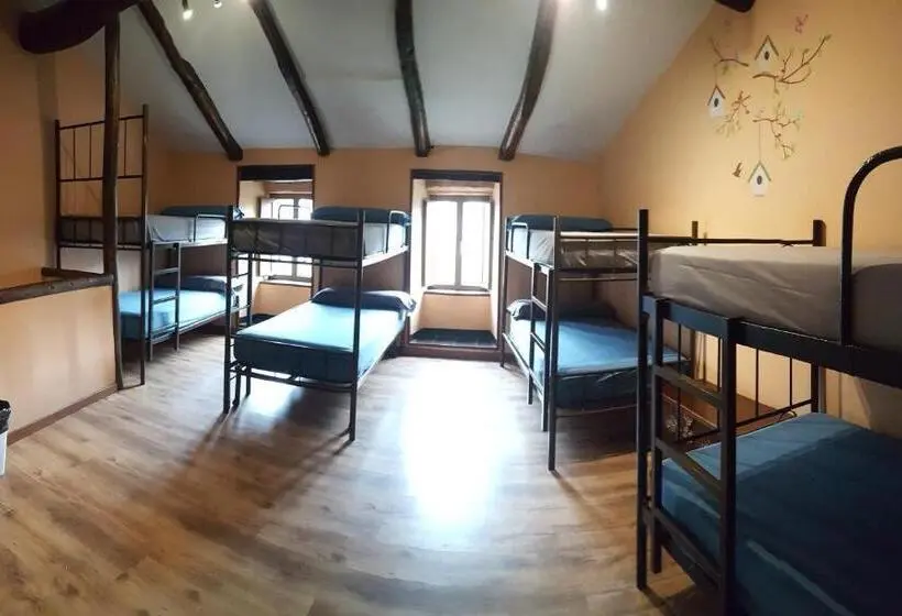 Perhehuone, Pensión Albergue A Pedra