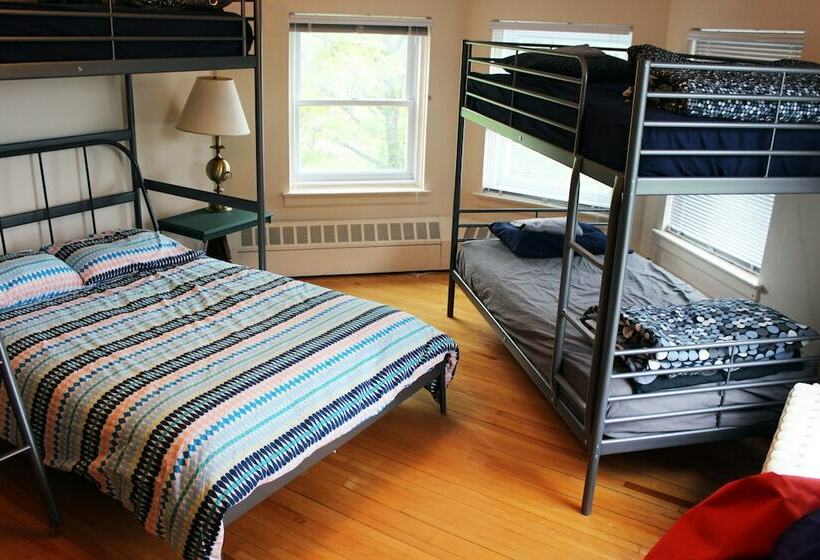 Семейный Номер, Auberge De Jeunesse Magog Orford Hostel