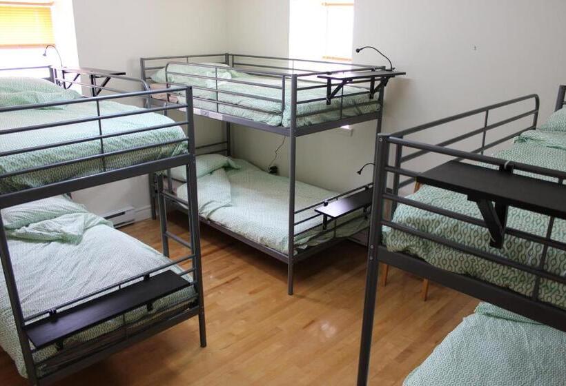 Кровать в Общей Комнате, Auberge De Jeunesse Magog Orford Hostel