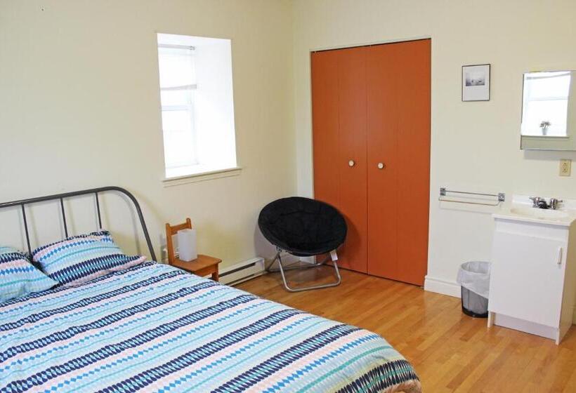 スタンダード４人部屋, Auberge De Jeunesse Magog Orford Hostel