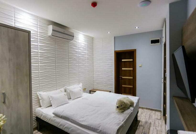 디럭스 룸, Madison Village