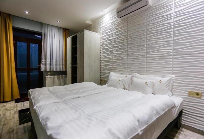 デラックスルーム, Madison Village