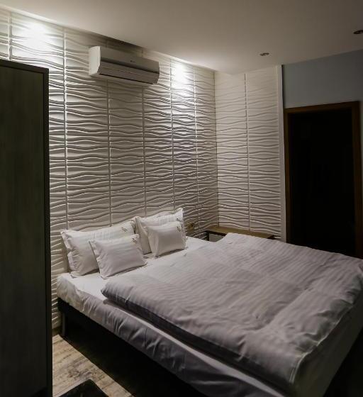 Номер Deluxe, Madison Village