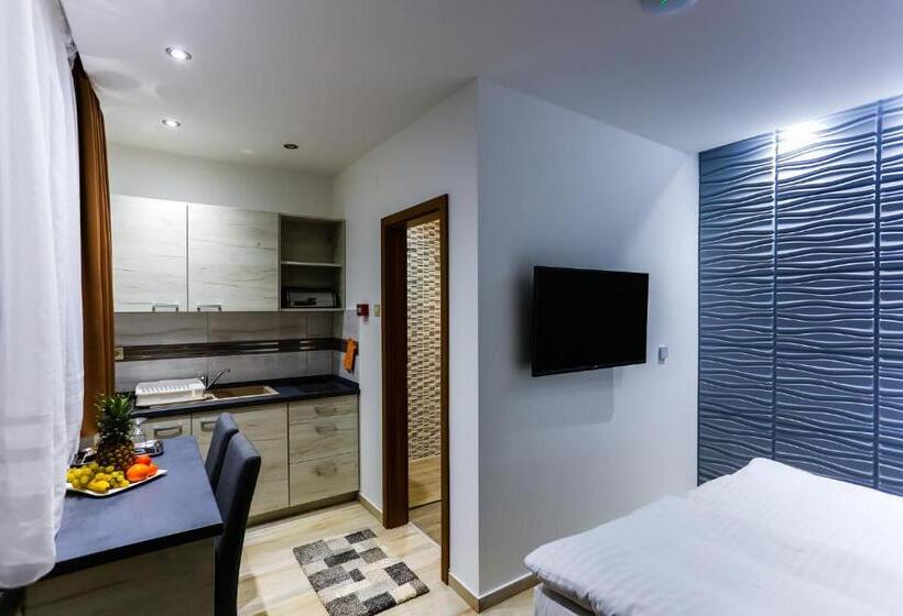 Апартаменты 1 Спальня, Madison Village