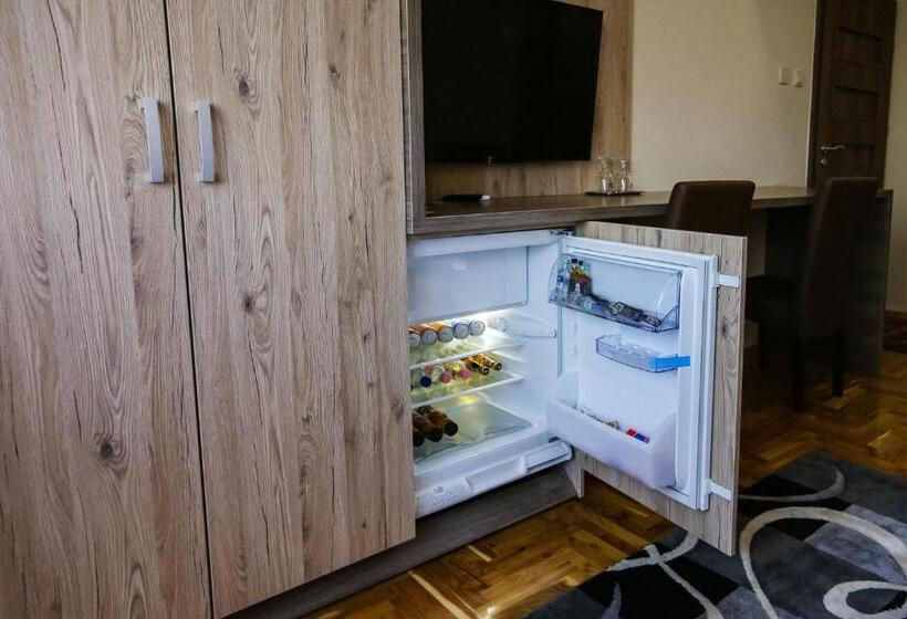 Номер Deluxe, Madison Village