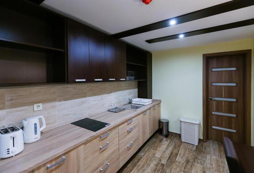 Апартаменты 1 Спальня, Madison Village
