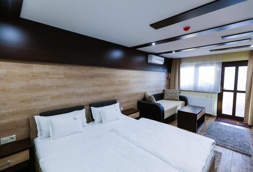 침실 1개 아파트, Madison Village