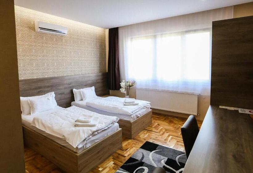 디럭스 룸, Madison Village