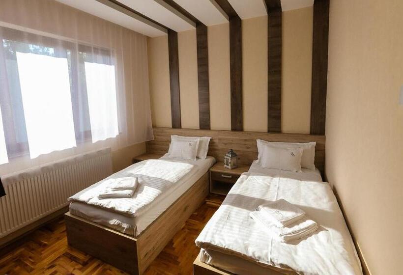 Номер Deluxe, Madison Village