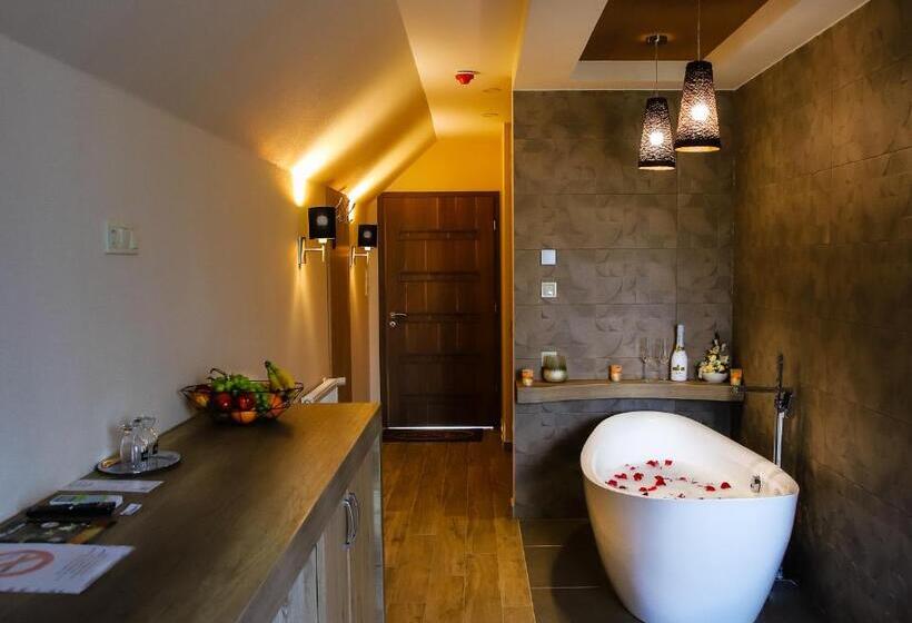 キングサイズベッドのスーペリアルーム, Madison Village