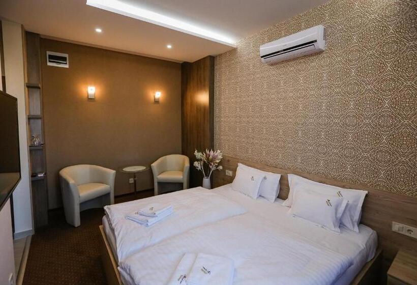 디럭스 룸, Madison Village