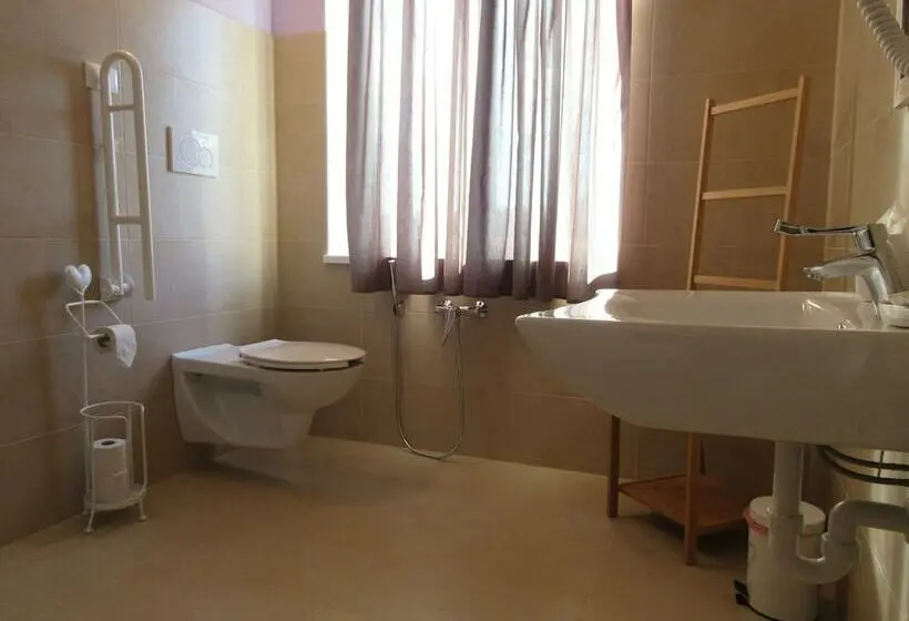 اتاق راحتی, Albergo Trattoria Italia