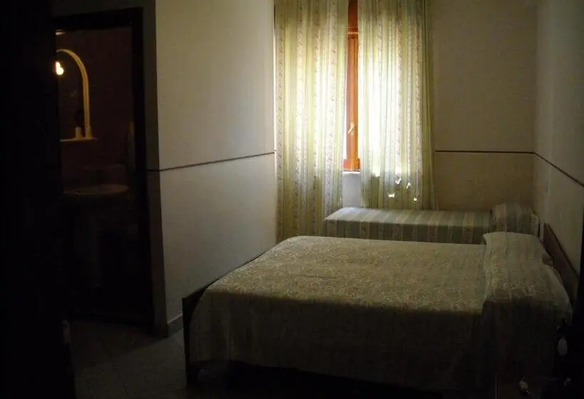 スタンダードトリプルルーム, Caimo Bed Breakfast