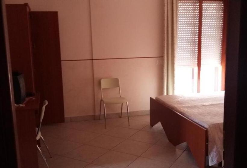 חדר סטנדרט לארבעה, Caimo Bed Breakfast