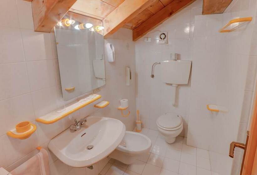 חדר סטנדרט, Club 21