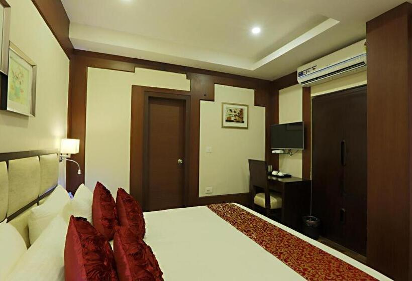 اتاق اکونومی, D Courtyard