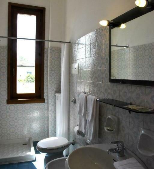 اتاق استاندارد سه نفره, Livio