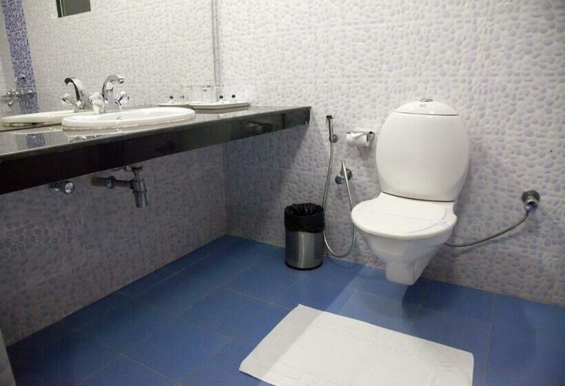 带大床的高级房间, The Kannelite