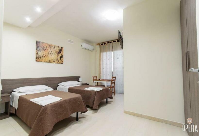 اتاق اکونومی, Opera B&b