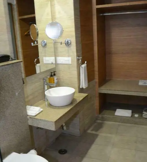 デラックスルーム, Sparrow Hotel Managed By Siara Sariska Alwar