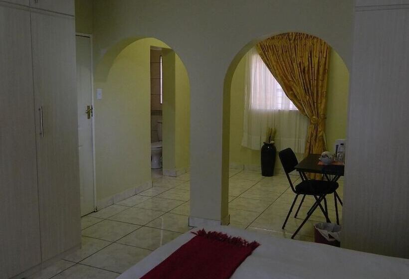 家庭间, Pablo Guesthouse