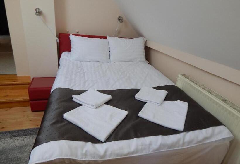 اتاق خانوادگی, Sport