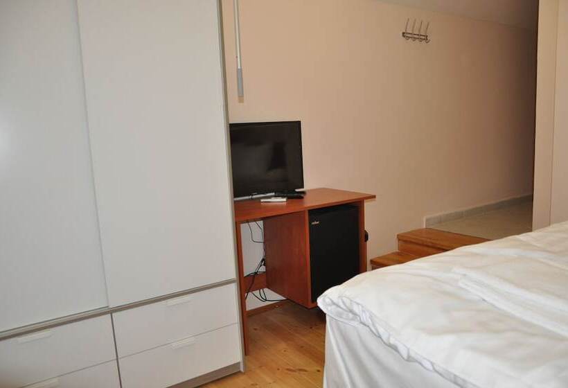 اتاق خانوادگی, Sport