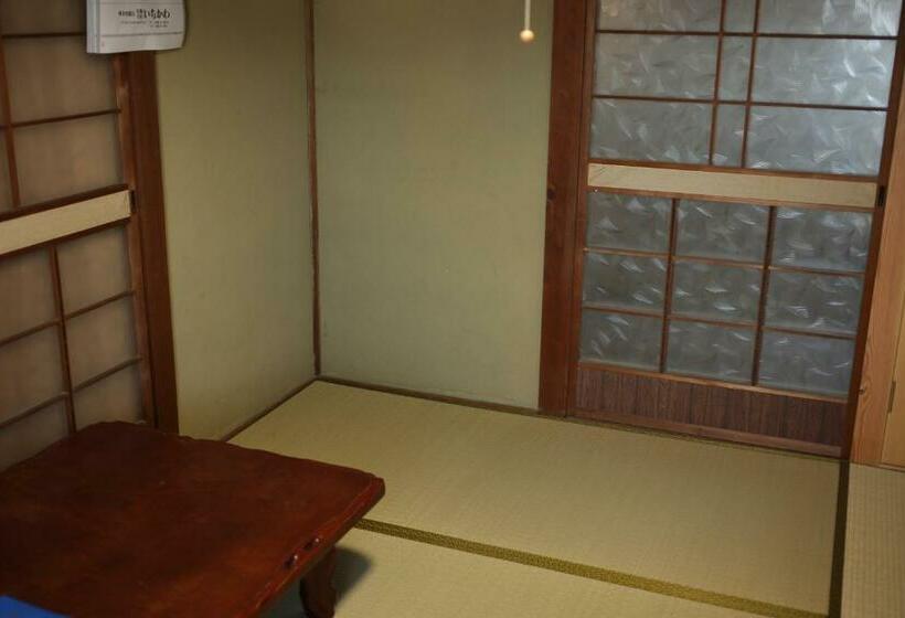 غرفة عائلية, Hojo Suigun Youth Hostel