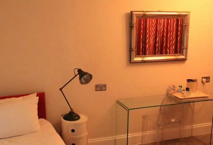 スタンダードシングルルーム, Kings Arms