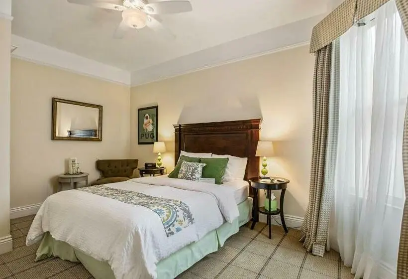 اتاق استاندارد, Parker Guest House