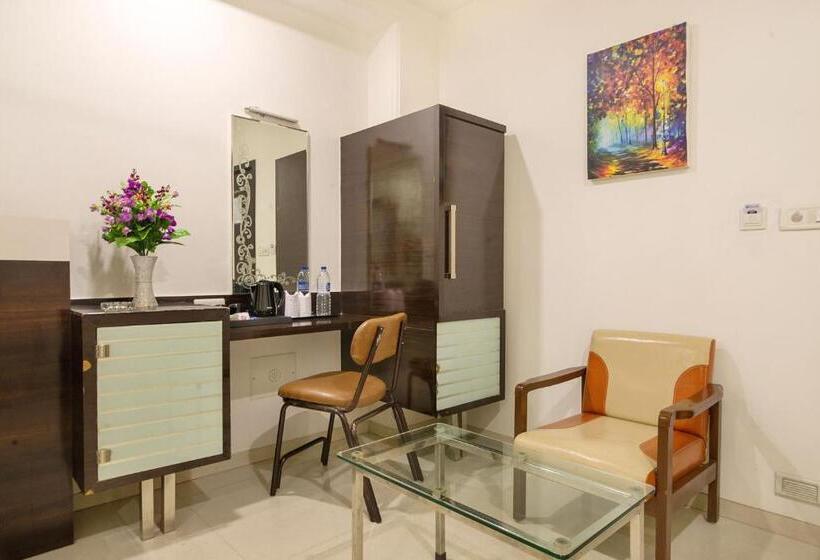 高级大房间, Satkar