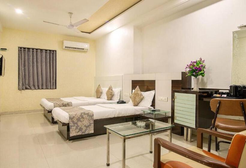 高级大房间, Satkar