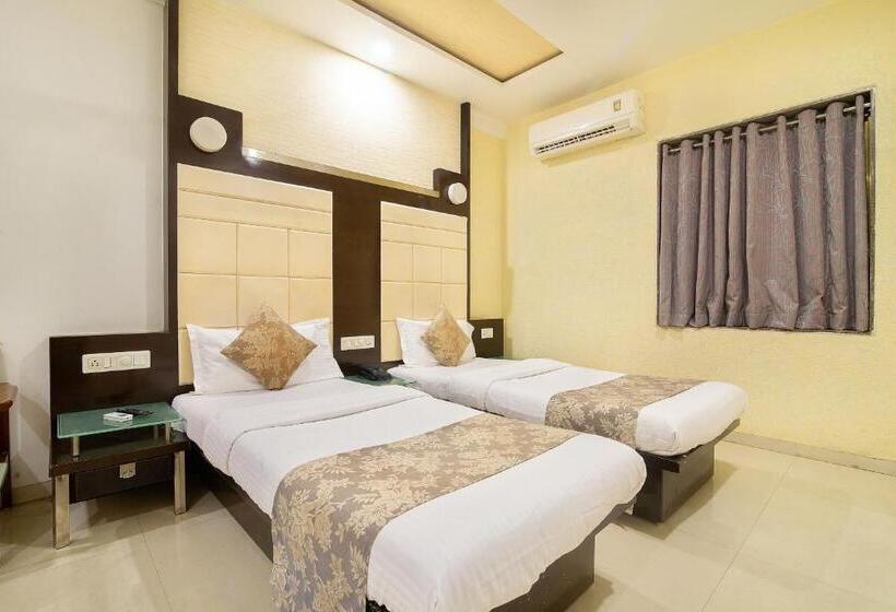 高级大房间, Satkar