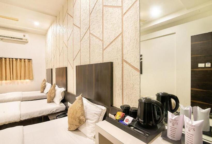 标准三人间, Satkar