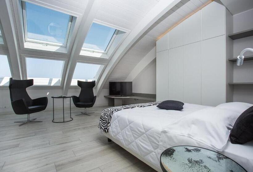 디럭스 스위트 바다 전망, Savini