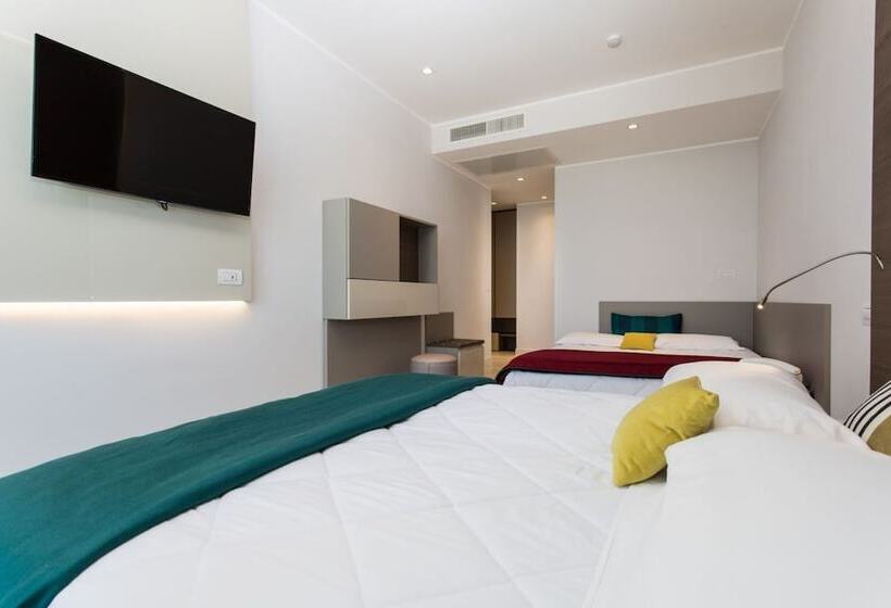 스탠다드 4인용 룸 바다전망, Savini