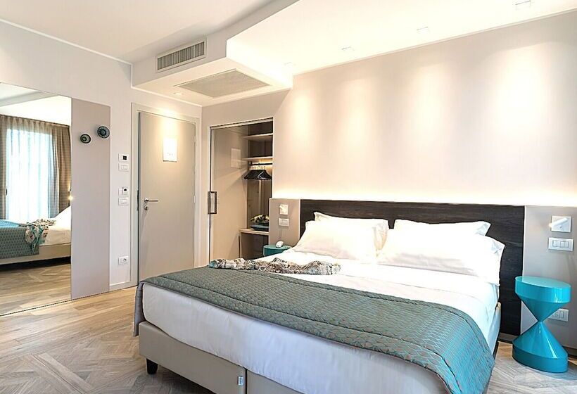 수피리어 트리플 룸, Savini