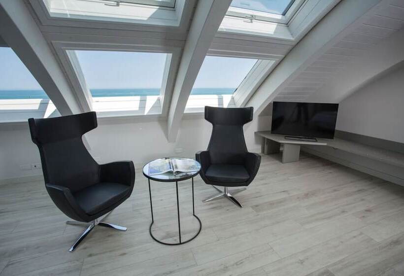 디럭스 스위트 바다 전망, Savini