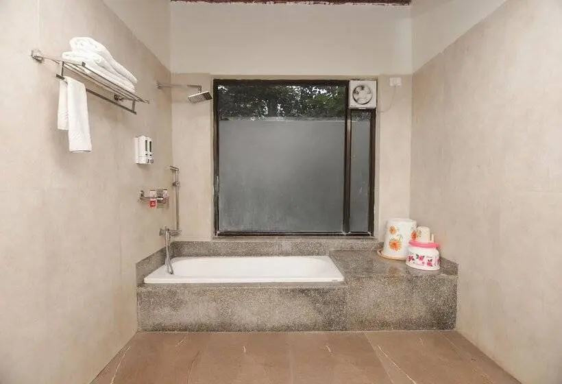 キャビン, Jharna Resort Navegaon Gate