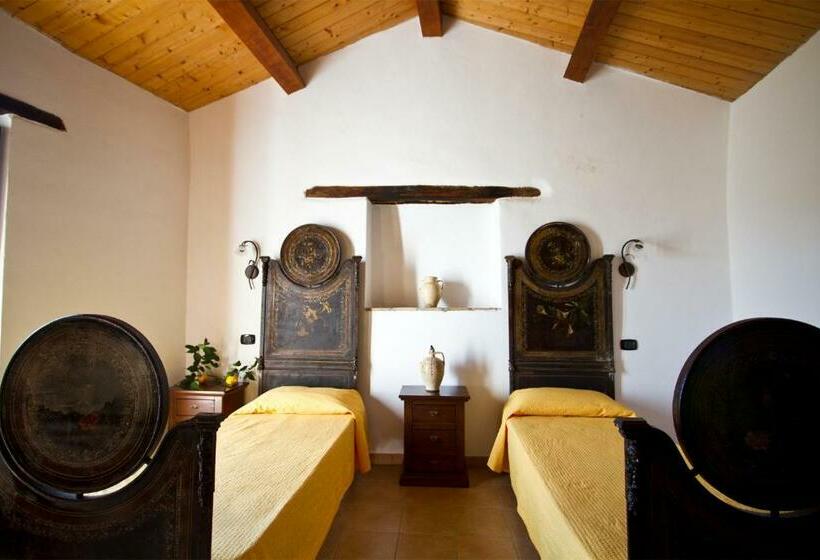 Номер Стандарт Индивидуальный, B & B Stillachiara