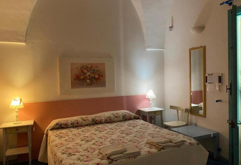 חדר סטנדרט, Araucaria